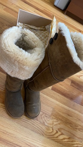 Ugg rare over the - {ugg},