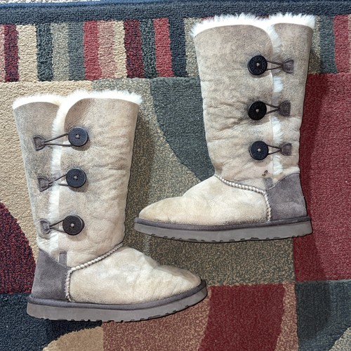 Women ugg bailey button - women's, m